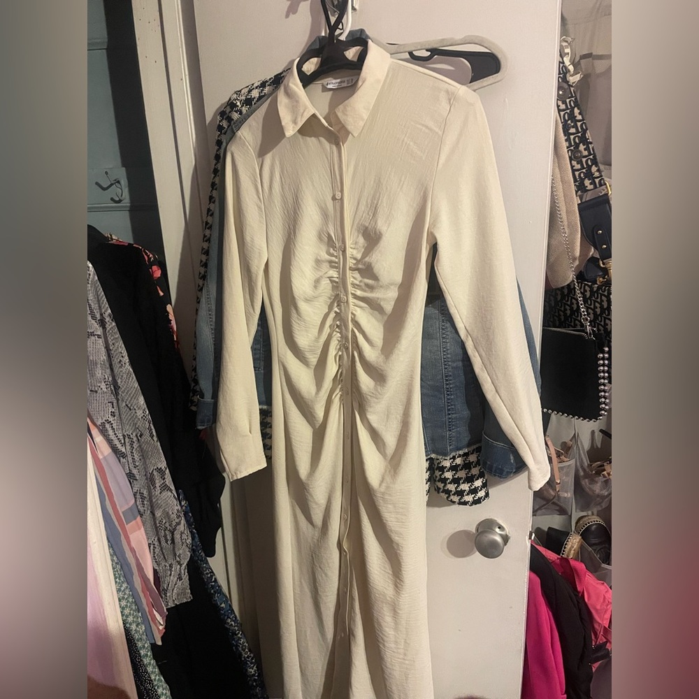 Beidge/ off white midi/maxi buttton ruched dress